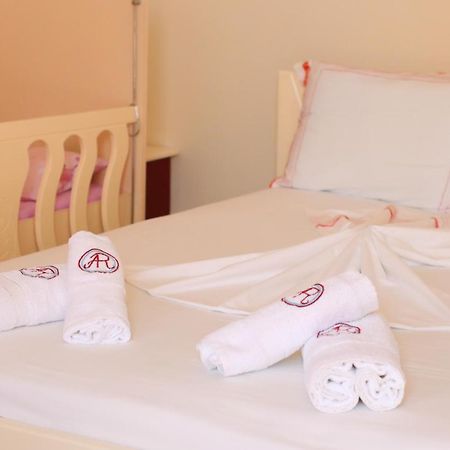 Apartments Vila Roboci Sarandë Eksteriør billede
