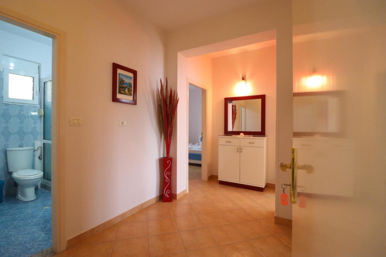 Apartments Vila Roboci Sarandë Eksteriør billede