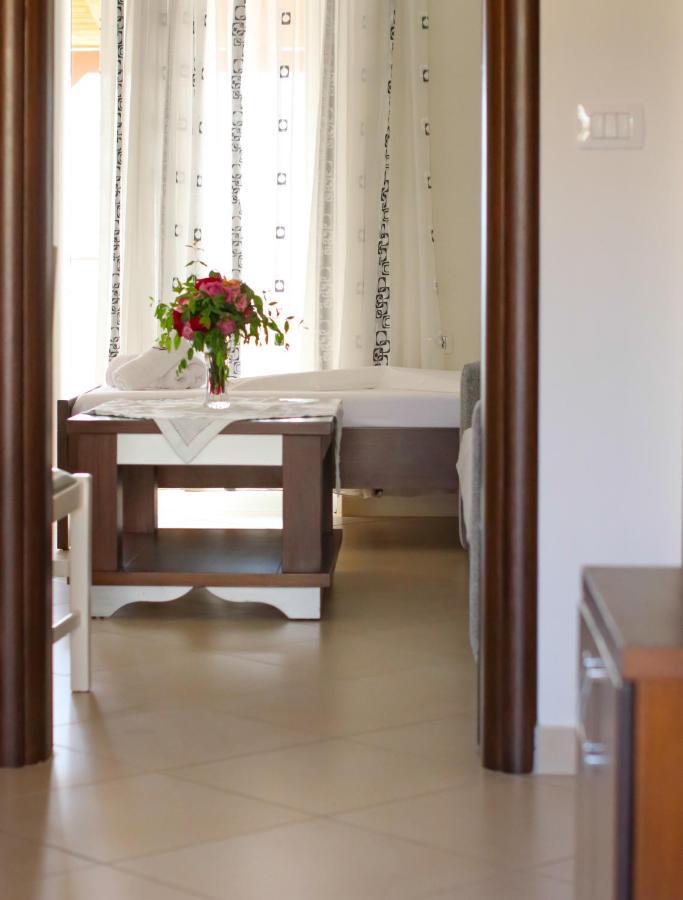 Apartments Vila Roboci Sarandë Eksteriør billede