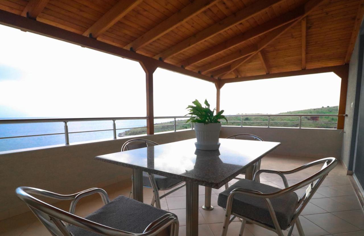 Apartments Vila Roboci Sarandë Eksteriør billede