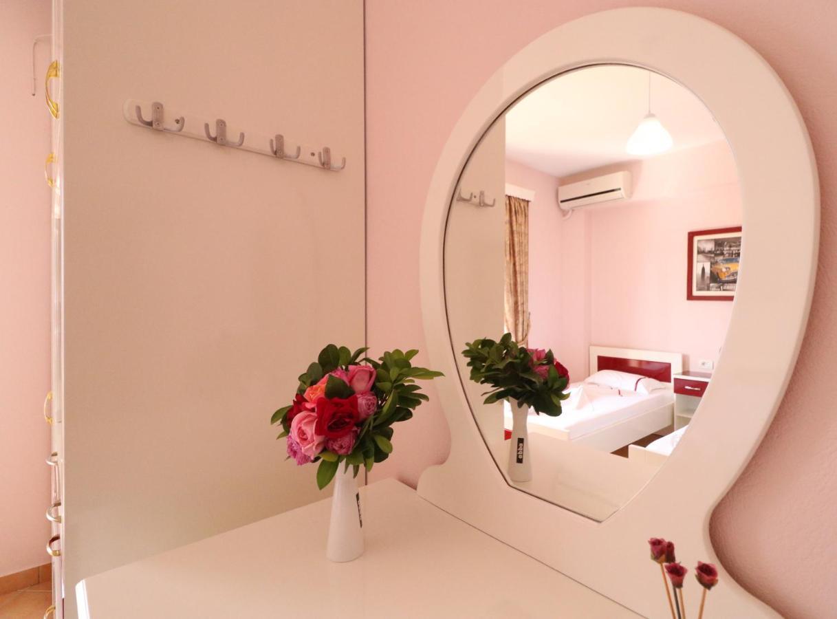 Apartments Vila Roboci Sarandë Eksteriør billede