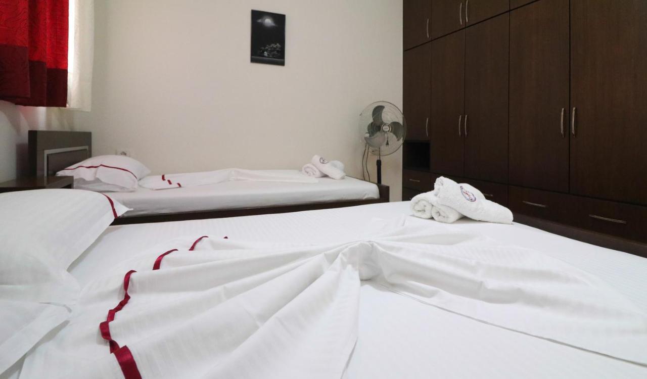 Apartments Vila Roboci Sarandë Eksteriør billede