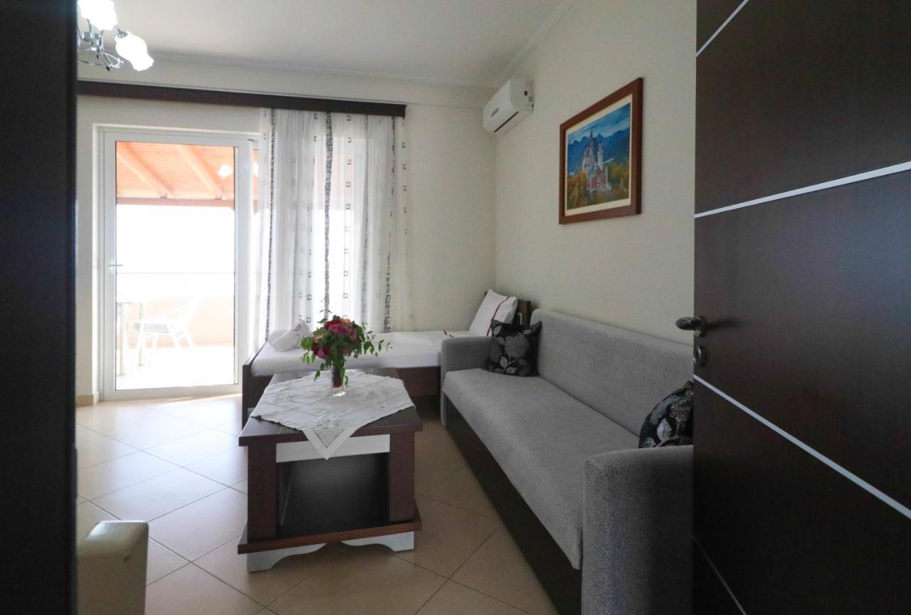 Apartments Vila Roboci Sarandë Eksteriør billede